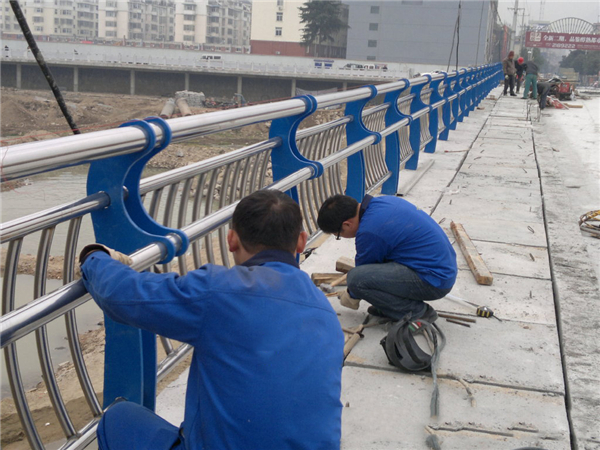 攀枝花不锈钢河道护栏的特性及其在城市景观中的应用