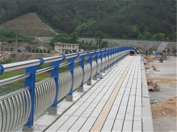攀枝花不锈钢桥梁护栏是一种什么材质的护栏